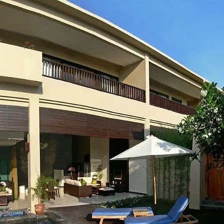 Alam Warna Villa